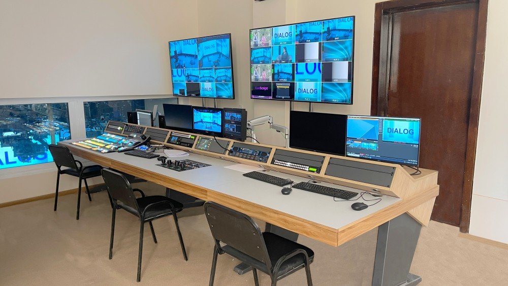 4 CAM studio control room